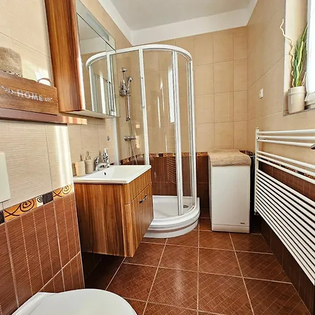 Apartman Panoráma 2 *